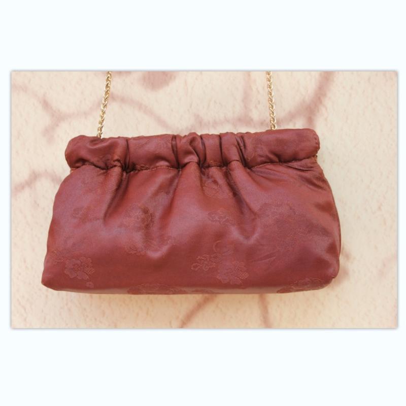 バッグ 紅雲紗 シルク 鞄 古風 旗袍風 レトロ エレガント パーティー 宴会 結婚式 フォーマル お呼ばれ 手提げ 斜め掛け 肩掛け ショルダーバッグ ミニスクエア コンパクト マグネット開閉 ファスナーポケット付き デイリーユース 仕切り付き