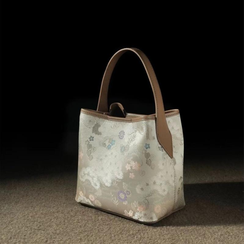 バッグ レディース 宋錦織り ハンドバッグ ショルダーバッグ 斜め掛け 鞄 牛革 PUレザー バケツ型 餃子型 中華風 国風 レトロ 刺繍 ビーズ ロック金具 ブラウン系 スマホポケット付き 日常使い 普段使い おしゃれ カジュアル エレガント 高級感