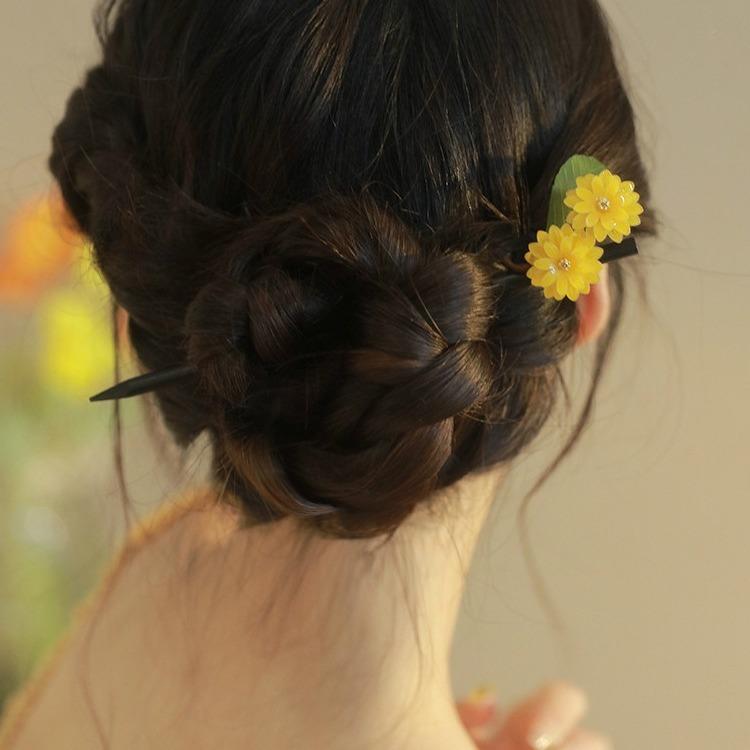 髪飾り レディース 女性用 木製 雛菊 デイジー かんざし ヘアスティック 古風 和風 中国風 新中式 優雅 上品 エレガント 華やか 高級感 まとめ髪 アップ...