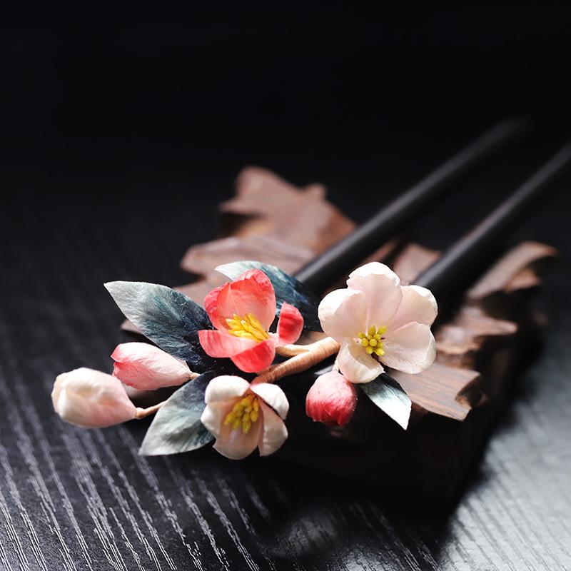 かんざし 女性用 髪飾り 檀木製 サンダルウッド 伝統工芸 絹花 海棠花 華やか 中国風 モダンチャイナ 和装小物 ハンドメイド 古典柄 上品 レトロ
