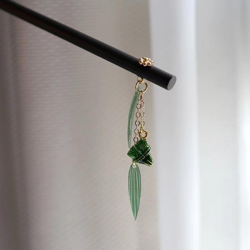 かんざし ヘアスティック レディース 女性用 古典風 レトロ アンティーク風 ちまきモチーフ 木製 シンプル 幾何学模様 まとめ髪 アップヘア タッセル 房飾り...