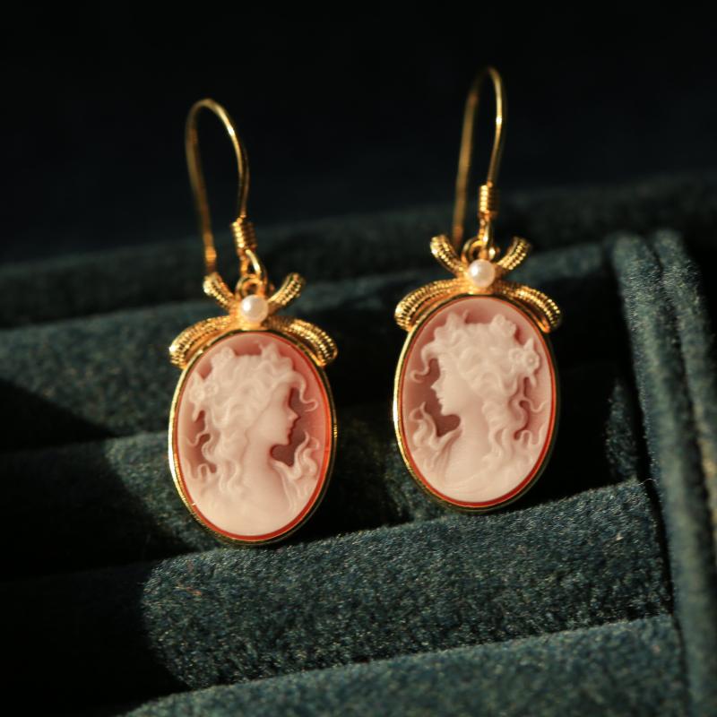 ピアス シルバー925 カメオ彫刻 女性モチーフ リボン 瑪瑙 レッド 揺れるドロップピアス エレガント クラシカル フェミニン デイリーユース 上品