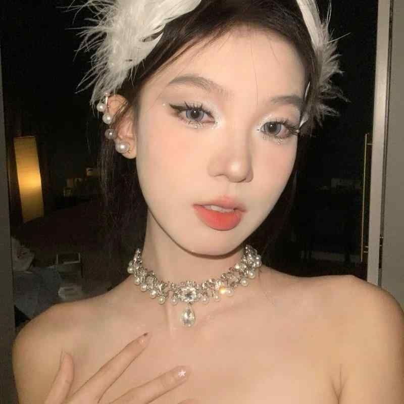 ネックレス レディース ドロップ 雫型 ラインストーン 鎖骨ネックレス フレンチテイスト ライトラグジ..