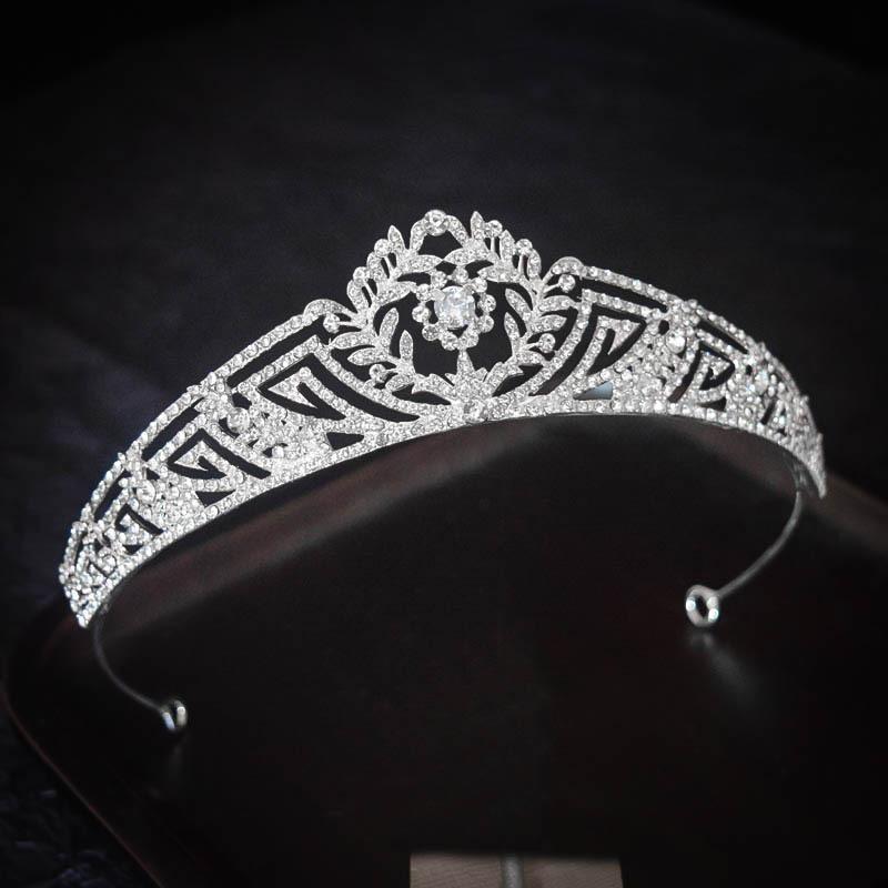 ティアラ 新婦 レディース 結婚式 ウェディング 披露宴 二次会 合金製 ジルコン キュービックジルコニア ラインストーン ホワイトシルバー プリンセス風 クラウン ヘッドドレス ヘアアクセサリー 華やか エレガント ゴージャス アクセサリー