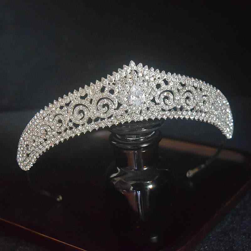 ティアラ レディース ブライダル 花嫁 結婚式 前撮り 煌めくジルコニア ヘッドドレス 髪飾り ヨーロピアン クラウン 舞台 発表会 コンテスト 授賞式 亜鉛合金製 シルバー