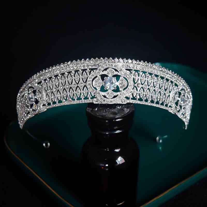 ヘッドドレス レディース ジルコニア クラウン ティアラ バロック調 ゴージャス 結婚式 ブライダル ウェディング 前撮り 披露宴 王冠 カチューシャ 髪飾り ラインストーン 合金製 シルバー
