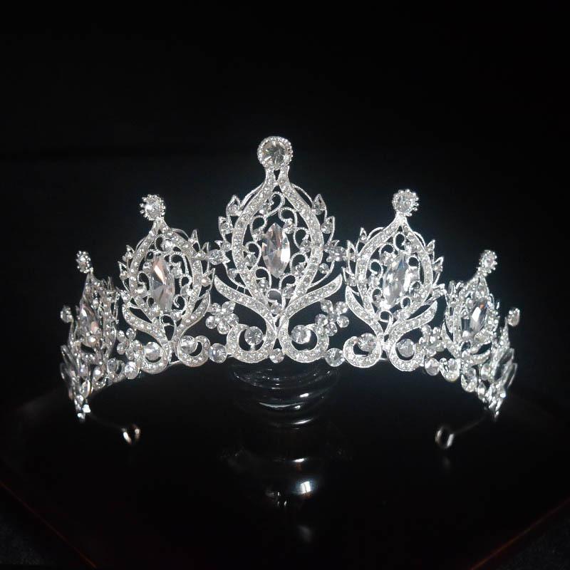 髪飾り レディース ブライダル 結婚式 冠 クラウン ティアラ 上品 エレガント 花 フラワーモチーフ ラインストーン クリスタル ガラス 合金 電鍍加工 西洋風 韓国風 ホワイト