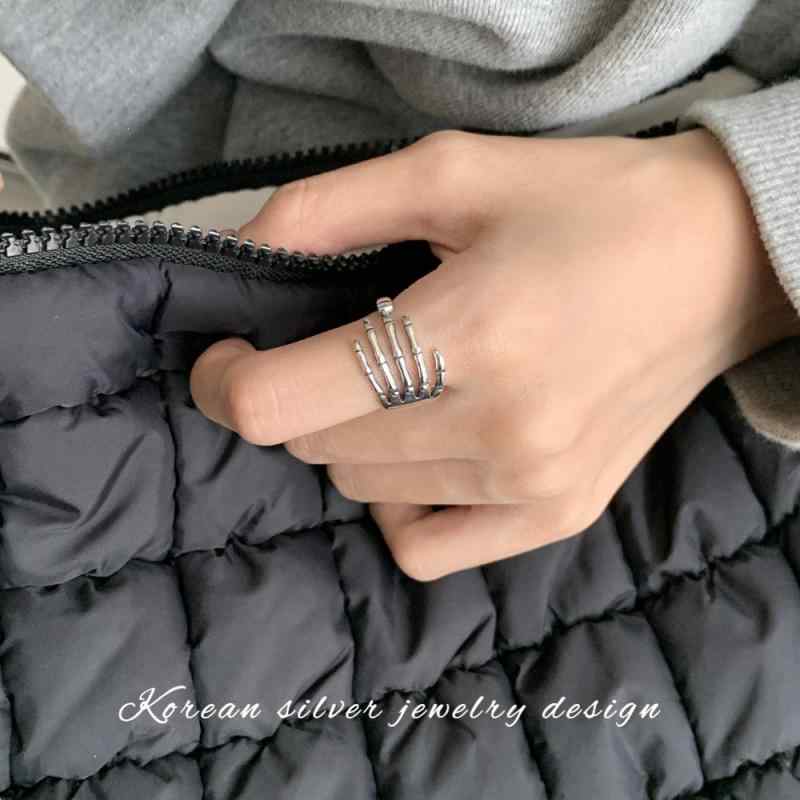 リング レディース S925 シルバー スカルハンド 骸骨モチーフ ダーク系 ゴシック 個性的 アンティーク..