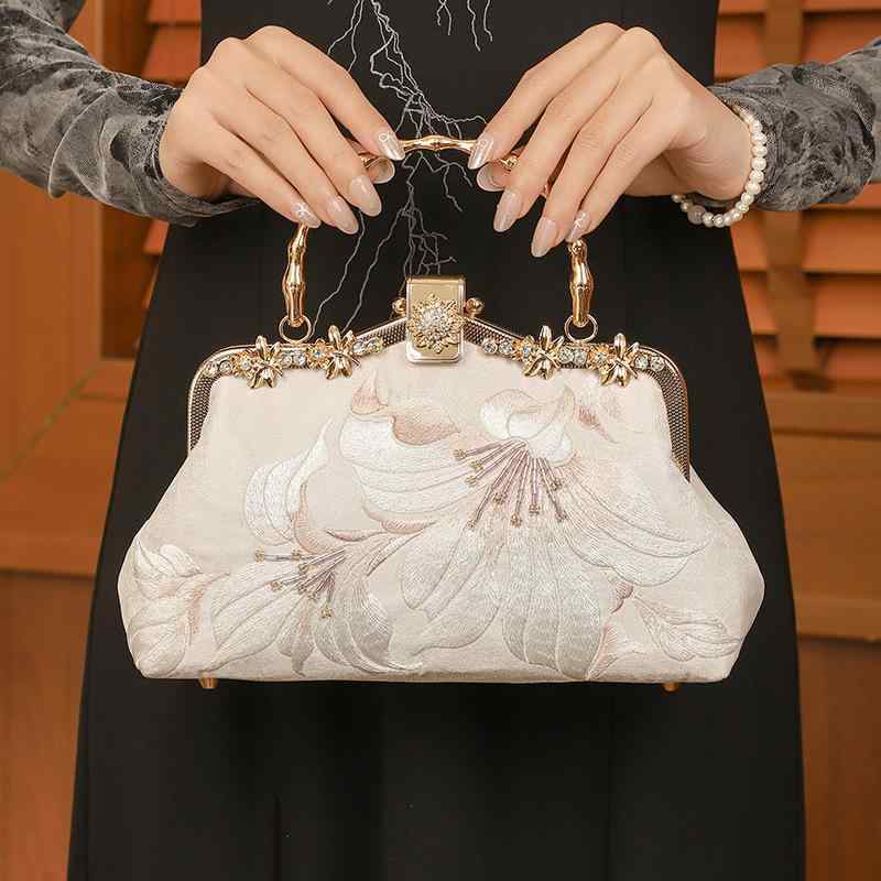 ハンドバッグ 花柄刺繍 レトロ クラシック パーティー 結婚式 二次会 お呼ばれ ミニスクエアバッグ 杏色 チェーン ロック 手提げ鞄 ショルダーバッグ デイリーユース ポリエステル エレガント 上品 フォーマル