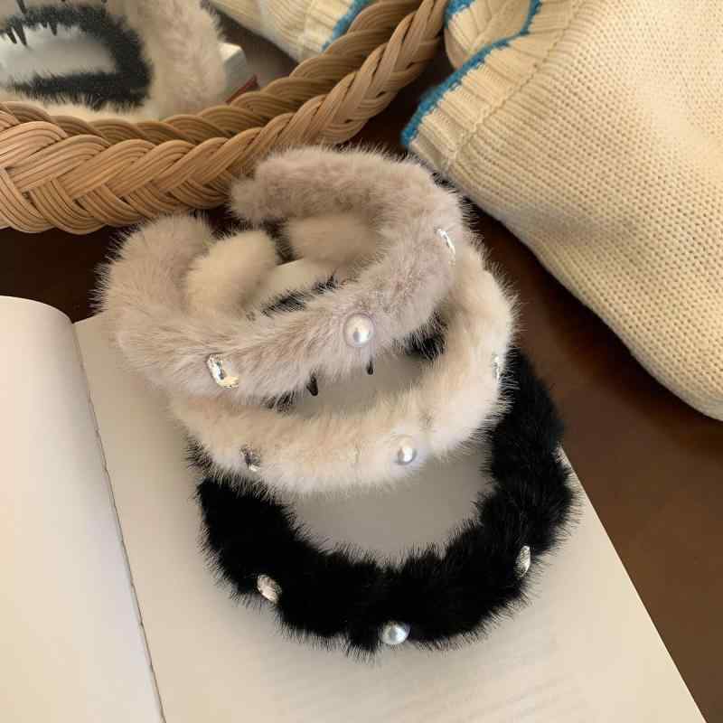 カチューシャ レディース パール ラインストーン キラキラ もこもこ フェイクファー 波型 ウェーブ 滑..