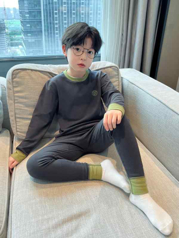 肌着 男の子 ボーイズ 長袖 長ズボン 上下セット 秋冬用 デロン素材 綿混 保温 あったか 厚手 暖か 防寒 インナー 小学生 中高生 ジュニア キッズ 部屋着 ルームウェア 通園 通学 ダークグレー ライトグレー ネイビー