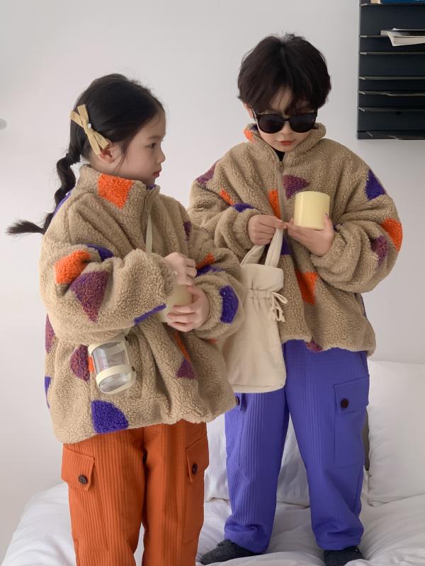 子供服 キッズ 男女兼用 アウター 韓国風 幾何学模様 ジップアップ ボアジャケット 厚手 暖かい 防寒 長袖 スタンドカラー ショート丈 ポリエステル 普段使...