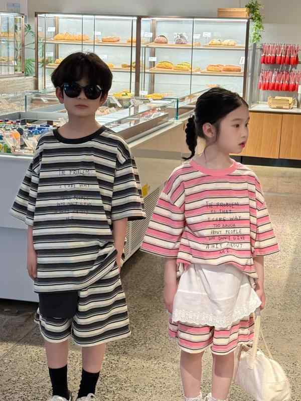 キッズ 子供服 男の子 女の子 男女兼用 韓国ファッション アルファベット ストライプ 半袖 Tシャツ シ..