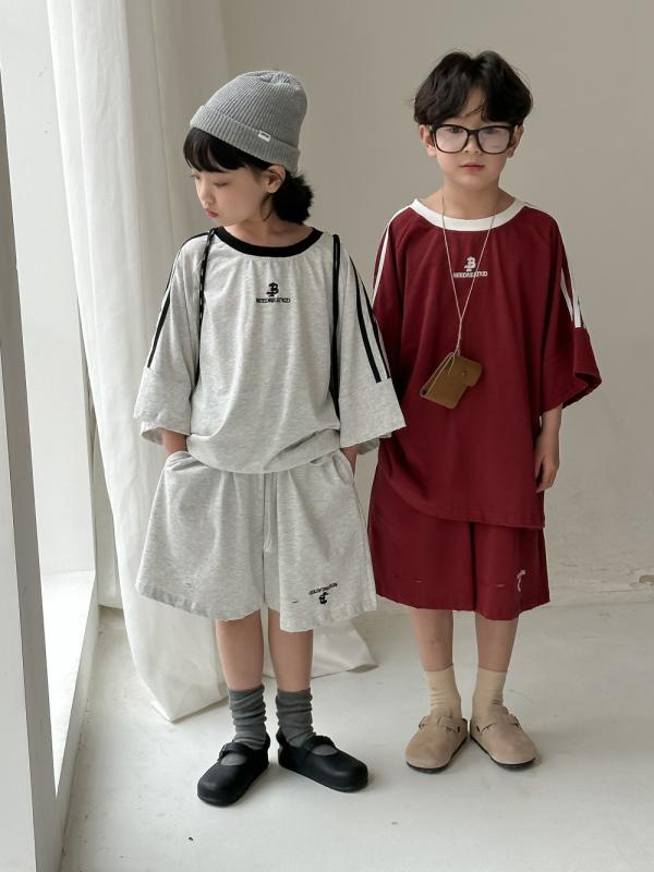 キッズ 男女兼用 セットアップ 韓国風 ラウンドネック ゆったり 英字ロゴ 半袖 Tシャツ ショートパンツ 半ズボン 上下セット 綿 コットン 薄手 カジュアル かわいい 夏服 普段使い