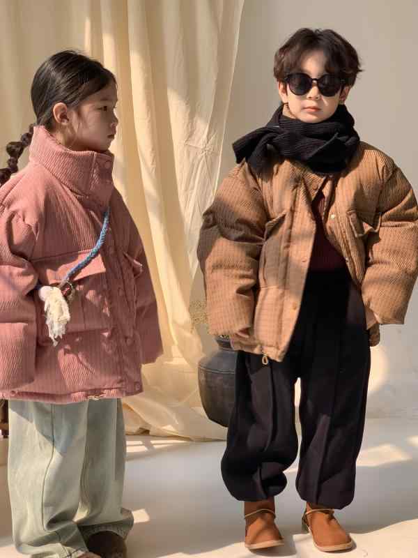 ダウンジャケット キッズ 男の子 女の子 ショート丈 韓国風 ビッグポケット 保温 防寒 あったか ふんわり かわいい ダウン ゆったり オーバーサイズ ピンク ブラウン 無地 通園 通学 アウター 冬物