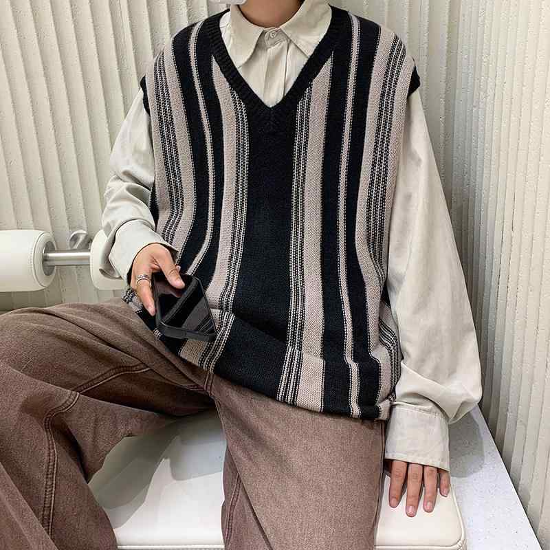 ニットベスト メンズ 男性 秋冬 レトロ ストライプ Vネック ノースリーブ ゆったり ビッグシルエット カジュアル おしゃれ ポリエステル混紡 ウォッシャブル イージーケア 黒 茶色 ダークブラウン