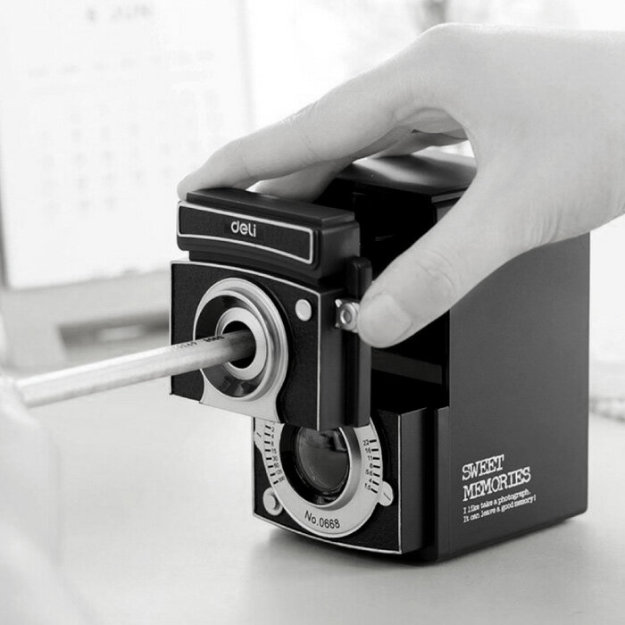 鉛筆削り 手動 えんぴつ削り カメラ 手動式 えんぴつけずり かわいい おしゃれ 調整機能付き ペンシル..