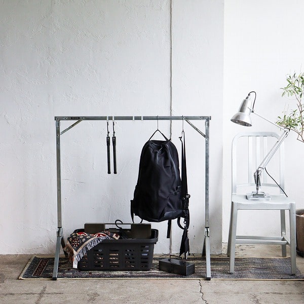 エキシビション フォルダブルハンガーラック シルバー ポストジェネラル クレエ POST GENERAL EXHIBITION FOLDABLE HANGER RACK / エキシビション フォルダブルハンガーラック 982360008 ビンテージライク スマート収納 無骨 インテリア 来客用コートハンガー [3]