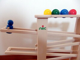ニックnicNICスロープニックスロープ【木のおもちゃ木製知育玩具出産祝い誕生日スロープニックニックスロープ赤ちゃんベビー0歳1歳2歳3歳】