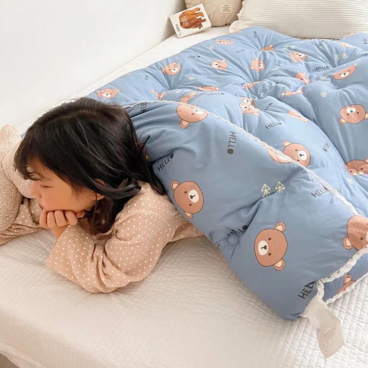 肌掛け布団 冬用 綿入り布団 120*150cm 肌布団 掛布団 掛ふとん 冬用布団 肌掛け布団 洗える 布団 子供用 女の子 男の子 ブランケット 毛布 ベビー用 秋冬 ふわふわ あたたっかい ベビー 肌掛け布団 春秋 夏用 ふとん 子ども 保育園 幼稚園 お昼寝布団 秋 冬 寝具 3