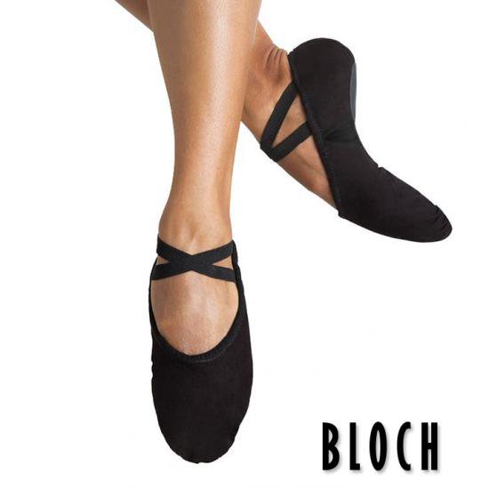 BLOCH（ブロック）S0271M プロアーチ メンズバレエシューズ (男性サイズ/布バレエシューズ)関連商品【楽天お買い物マラソン クーポン配布中】BLOCH（ブロック）S021...【楽天お買い物マラソン クーポン配布中】BLOCH（ブロック）S027...2,420円2,530円【楽天お買い物マラソン クーポン配布中】BLOCH（ブロック）S027...【楽天お買い物マラソン クーポン配布中】BLOCH（ブロック）S027...2,420円2,420円【楽天お買い物マラソン クーポン配布中】BLOCH（ブロック）S021...BLOCH（ブロック）キャンバス・フルソール バレエシューズ (子供サ...2,420円2,860円【楽天お買い物マラソン クーポン配布中】BLOCH（ブロック）S021...【楽天お買い物マラソン クーポン配布中】BLOCH（ブロック）ES02...2,970円3,300円【楽天お買い物マラソン クーポン配布中】BLOCH（ブロック）プロライ...【楽天お買い物マラソン クーポン配布中】BLOCH（ブロック）プロライ...2,750円3,300円＼バレエダンス用品がおトク！期間中、クーポン配布中！／ ＼全品に使える！とっても使いやすい100円クーポン配布中！／ BLOCH プロアーチ メンズバレエシューズPro Arch Men's Ballet ShoesBLOCH（ブロック）のプロアーチは素足のような軽いフィット感が好評のバレエシューズです。・広めのアウトソールがバランスを取りやすく安定感アップ・土踏まず部分にストレッチメッシュが使用され、抜群のフィット感と同時に「ムレ」を軽減・履き口も伸縮性あるストレッチ素材で、引きひもがなく足のラインをより美しく魅せます。・動きやすいスプリットソールバレエシューズ・キャンバス生地で柔らかな履き心地※甲ゴムはクロス用にかかと側のみ縫い付け済です。お客様の甲高さに合わせて縫いつけてご使用ください。サイズ｜Size始めのおめやすとなるサイズ表をご案内致します。初めてバレエシューズをお買求めの方は普段靴より1cm程サイズを上げてのお試しをおすすめ致します。あくまでお目安となり足の幅や厚みにより左右する場合がございます。BLOCH（ブロック）プロアーチ メンズ サイズ表メーカーサイズ55.566.577.588.59 サイズ(cm)2525.52626.52727.52828.529 幅｜Width幅についてご紹介いたします。B幅「やや細め」、C幅「ふつう」、D幅「やや広め」、E幅「広め」となっております。カラー｜Color取扱いカラーについてブラックホワイト ※ご参考頂けますようメーカーのカラー見本より掲載しておりますが、メーカーの生産時期やご覧のモニター使用環境により色や生地の風合いなど、実物と異なる場合がございます。※また、生産時期の生地によりホワイト風合いが異なる場合がございますご了承下さい。お届け日数｜Shippingプロアーチバレエシューズのお届け時期について在庫サイズ・・・1〜3営業日以内の発送