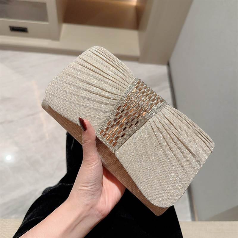 リボンビジュークラッチバッグ リボンモチーフパーティバッグ バッグ レディースバッグ ミニバッグ パーティーバッグ クラッチバッグ コンパクト 使いやすい オシャレ きちんと感 可愛い キレイめ 上品 フェミニン 華やか ロイヤル 大人 シック 知的 オケージョン