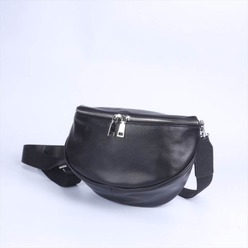 バッグ カバン ショルダー 斜めがけ 肩がけ ウエストポーチ ミニバッグ 便利 ラウンドファスナー コンパクト ファスナー シンプル カジュアル お洒落 こなれ感 ラフ ボーイッシュ スポーティー クール スタイリッシュ 無地 デート お出かけ リゾート 旅行 お買い物 休日