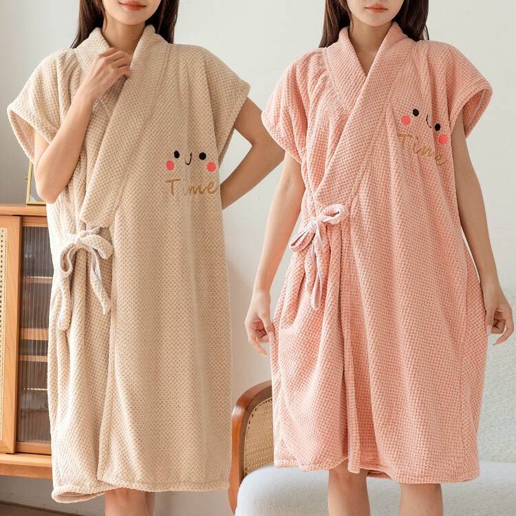 Rakuten - レディース トップス ルームウェア パジャマ 部屋着 バスローブ バスラップ ミディアム 膝丈 膝上 フレンチスリーブ Vネック カシュクール オーバーサイズ ビックシルエット 前開き 紐結び式 刺? 吸水性 かわいい 大人可愛い シンプル カジュアル 上品 おしゃれ