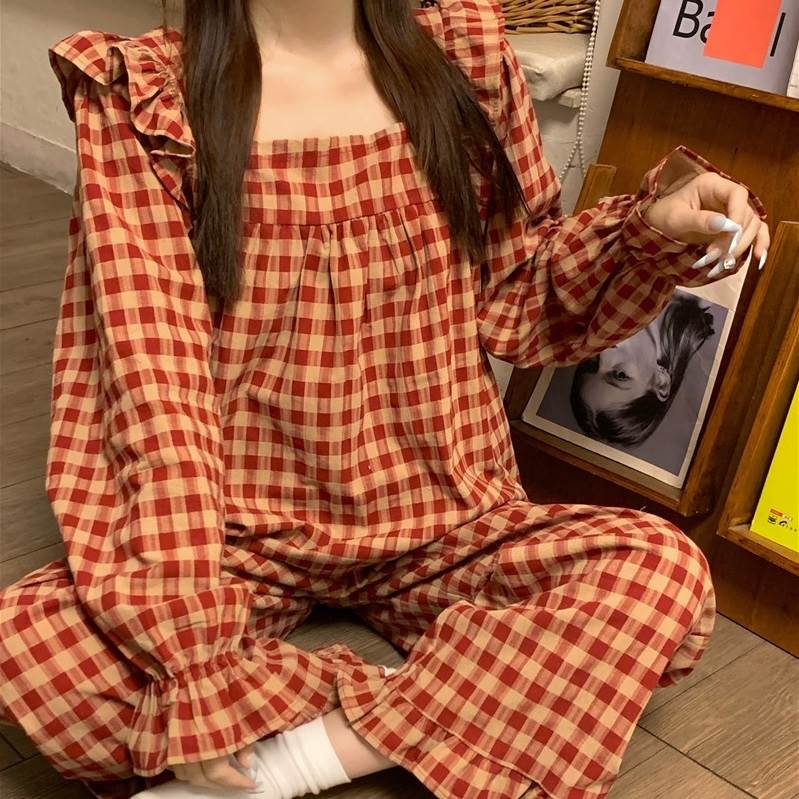 レディース ワンピース ルームウェア パジャマ 部屋着 セットアップ 寝巻き ロング 長袖 スクエアネック フェミニン フリル ハイウエスト ウエストゴム 薄手 かわいい 大人可愛い シンプル おしゃれ こなれ感 ガーリー 個性的 主役級 存在感 抜け感 ラブリー キュート