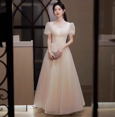 Rakuten - ドレス ウェディング パーティー 結婚式 二次会 披露宴 演奏会 発表会 ステージ フォーマル キャバ ダンス 衣装 コスプレ コスチューム 謝恩会 演劇 ラウンジ クラブ マキシ 半袖 パフスリーブ Vネック プリンセスライン フレア シフォン ウエストマーク 透け感