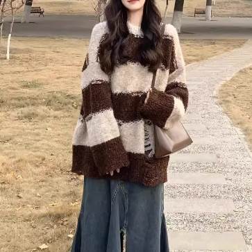 Rakuten - レディース トップス ニット セーター 長袖 ラウンドネック フェミニン 透け感 伸縮性 かわいい 大人可愛い きれいめ シンプル カジュアル 上品 おしゃれ レトロ アジアン こなれ感 ラフ ボーイッシュ スポーティー ルーズ 個性的 モード系 エレガント モダン 主役級