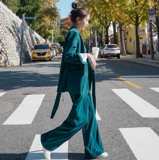 スーツ セットアップ 上下セット ツーピース 2点セット レディース ジャケット パンツ ボトムス 長袖 ワイド きれいめ シンプル カジュアル 上品 おしゃれ かっこいい こなれ感 クール フォーマル 無地 春 秋 入学式 入園式 卒業式 卒園式 謝恩会 発表会 授業参観