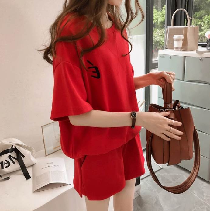 2点セット 上下セット トップス パンツ Tシャツ 半袖 ラウンドネック ショートパンツ ウエストゴム ルームウエア 部屋着 かわいい 大人可愛い きれいめ シンプル カジュアル 大人 上品 おしゃれ かっこいい ラフ ルーズ 大人女子 こなれ感 個性的 主役級 存在感 無地