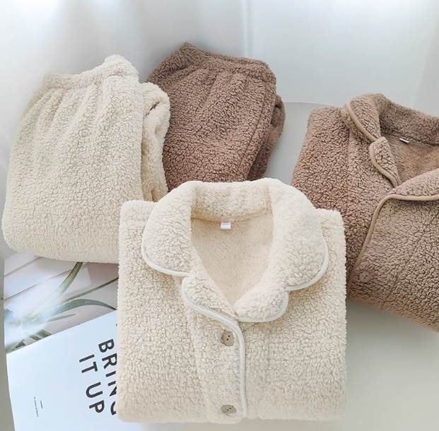 Room Wear - パジャマ 上下2点 部屋着 長袖 ルームウェア もこもこ レディース フリース ベロア ボタン留め 前開き 無地 厚手 ノーカラー 暖かい おしゃれ 可愛い 冬 かわいい 大人可愛い きれいめ シンプル 上品 お泊まり 休日 ホテル M L XL アプリコット ブラウン