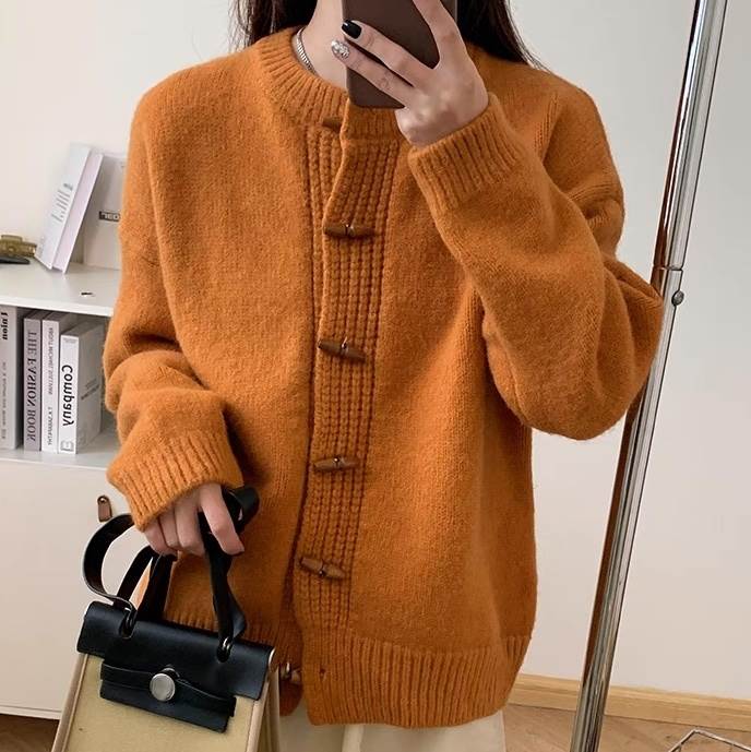 Rakuten - レディース ニット カーディガン 羽織 前開き 長袖 ラウンドネック ボタン ヴィンテージ アメカジ 大人可愛い シンプル カジュアル 上品 おしゃれ レトロ こなれ感 ラフ 抜け感 ラブリー キュート ベーシック アメリカン プレッピー カントリー ナチュラル 無地 秋 冬