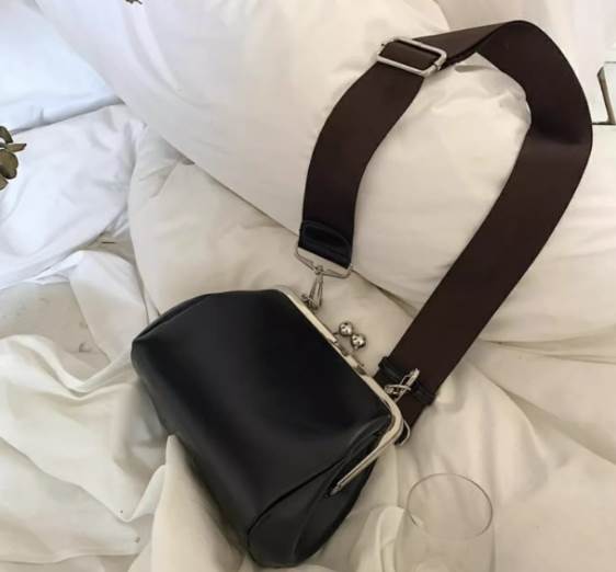 バッグカバンレディースショルダーハ...