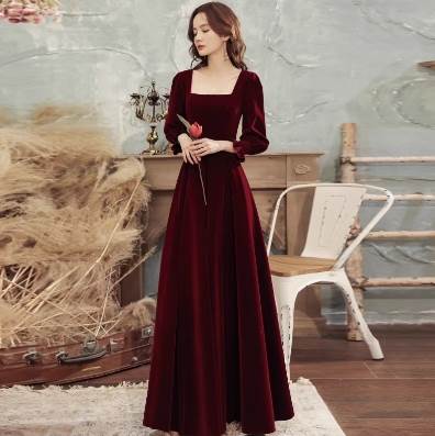 レディース スカート ワンピース ドレス マキシ 長袖 フリル袖 スクエアネック セミフレア 異国風 ベロア 大人可愛い きれいめ 上品 レトロ エキゾチック こなれ感 ガーリー 個性的 クール モード系 エレガント モダン 主役級 存在感 フォーマル とろみ感 抜け感