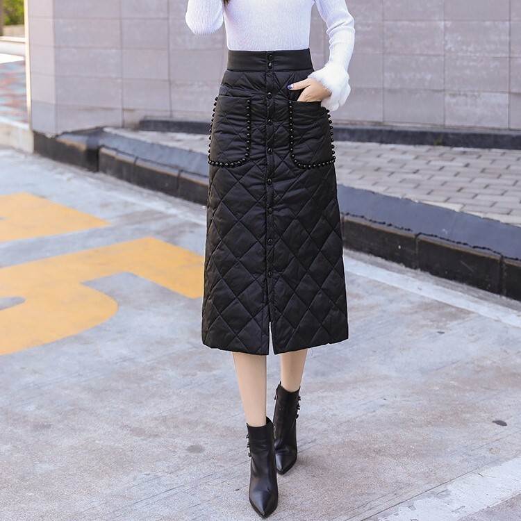 レディース スカート ボトムス ミディアム 膝丈 膝下 ミモレ セミフレア Aライン ポケット ハイウエスト 前開き ボタン スタッズ きれいめ シンプル カジュアル おしゃれ かっこいい こなれ感 個性的 クール モード系 スタイリッシュ 無地 秋 冬 ママ 女の子 OL 通勤