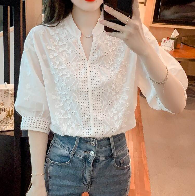 レディース シャツ ブラウス ミディアム 5分袖 7分袖 襟付き スリットネック フェミニン 刺繍 透け感 切り替えデザイン パンチングレー..