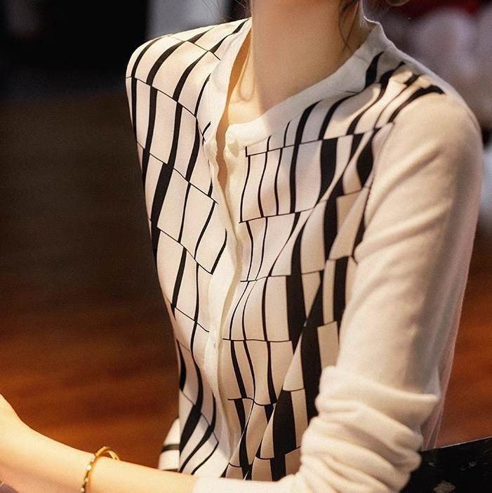 Rakuten - レディース トップス ニット セーター カーディガン 羽織 前開き 長袖 ラウンドネック フェミニン 切り替えデザイン 配色 ドッキング きれいめ 上品 おしゃれ かっこいい レトロ エレガント モダン 抜け感 都会的 クラシカル ナチュラル チェック 格子柄 春 秋 ママ