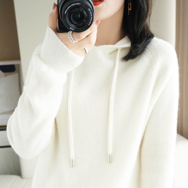Rakuten - レディース トップス セーター 長袖 フード 大人可愛い きれいめ おしゃれ かっこいい ラフ ガーリー ルーズ クール ナチュラル 無地 秋 冬 通勤 デート お出かけ お泊まり イベント 旅行 レストラン 公園 女子会 休日 ホテル ショッピング コンサート ライブ カフェ