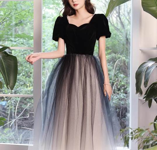 ドレス ワンピース マキシ 半袖 パフスリーブ スクエアネック プリンセスライン フレア レース シフォン ウエストマーク 切り替えデザイン 透け感 シースルー オーガンジー きれいめ 大人可愛い おしゃれ エレガント 主役級 存在感 フォーマル ゴージャス エレガント