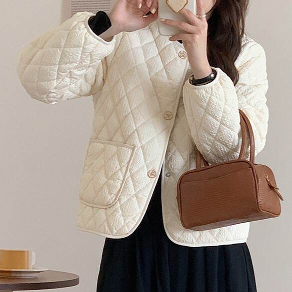 レディース ジャケット アウター 上着 長袖 スタンドカラー ポケット ボタン 薄手 大人可愛い きれいめ おしゃれ かっこいい ラフ ガーリー クール ナチュラル 無地 秋 冬 通勤 デート お出かけ お泊まり イベント 旅行 レストラン 公園 女子会 休日 ホテル