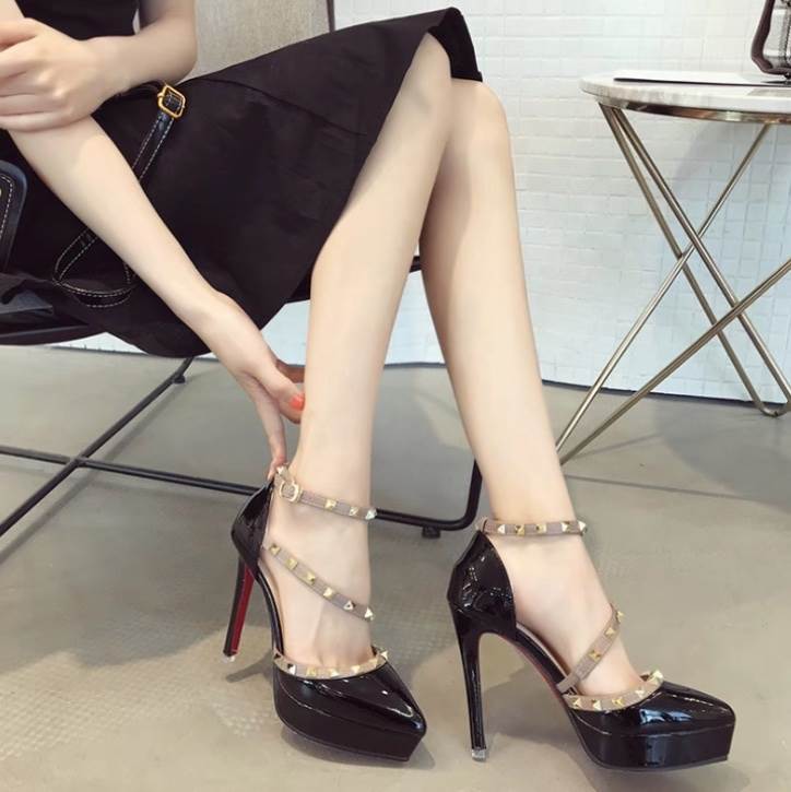 レディース パンプス ヒールパンプス ヒールシューズ ストラップシューズ ハイヒール 厚底 12cm 10cm ビス かわいい 大人可愛い きれいめ おしゃれ かっこいい キュート ガーリー クール セクシー モダン 主役級 存在感 こなれ感 抜け感 華やか クラシック フェミニン