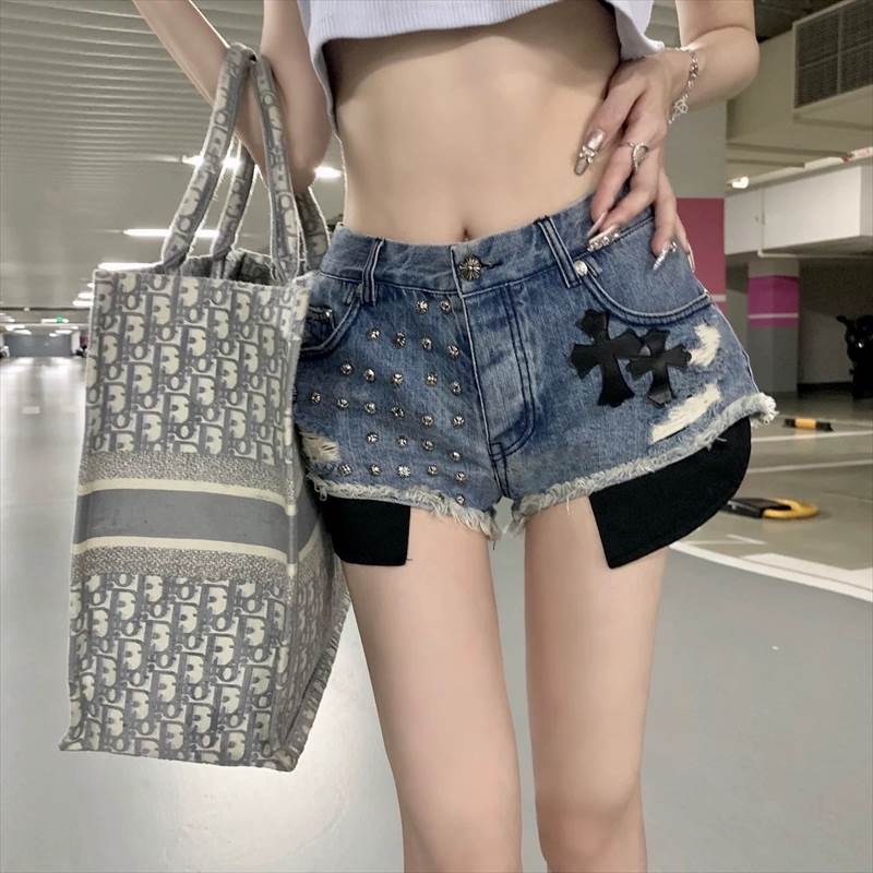 Rakuten - レディース パンツ ボトムス ショートパンツ ショート 膝上 タイト ハイウエスト スタッズ ボタン デニム ブルーデニム コットン 大人可愛い カジュアル おしゃれ かっこいい ガーリー 個性的 クール 主役級 存在感 夏 OL 学生 デート お出かけ パーティー イベント