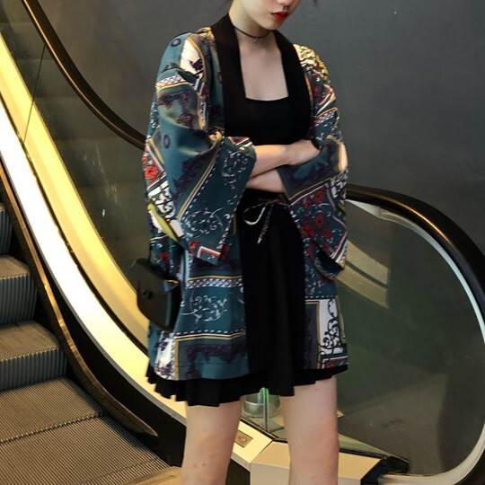 レディース トップス 羽織 着物 長袖 シフォン 前開き 薄手 大人可愛い きれいめ シンプル おしゃれ かっこいい レトロ ラフ ガーリー ルーズ クール プリント 春 夏 秋 ペア 男女兼用 ユニセックス カップル 通勤 デート お出かけ お泊まり イベント 旅行 レストラン