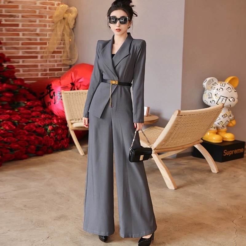 オールインワンスーツ ジャンプスーツ ロング丈 長袖 胸元 ウエストマーク かわいい 大人可愛い きれいめ シンプル 上品 おしゃれ かっこいい レトロ こなれ感 個性的 主役級 存在感 抜け感 無地 オールシーズン キュート エレガント セクシー クール 華やか レディース