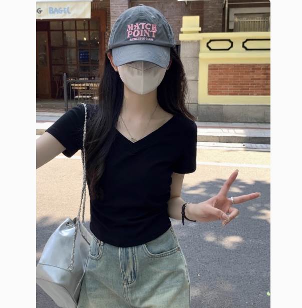 Rakuten - トップス カットソー Tシャツ プルオーバー ショート丈 半袖 Vネック かわいい 大人可愛い きれいめ シンプル カジュアル 大人 上品 おしゃれ かっこいい 大人女子 こなれ感 ラフ ルーズ 個性的 主役級 存在感 メンズライク ボーイッシュ 無地 オールシーズン 10代