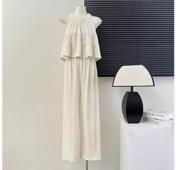 2点セット 上下セット トップス ボトムス セット カットソー ノースリーブ プルオーバー ロングパンツ かわいい 大人可愛い きれいめ シンプル カジュアル 大人 上品 おしゃれ かっこいい レトロ クール モード系 大人女子 こなれ感 個性的 主役級 存在感 キュート