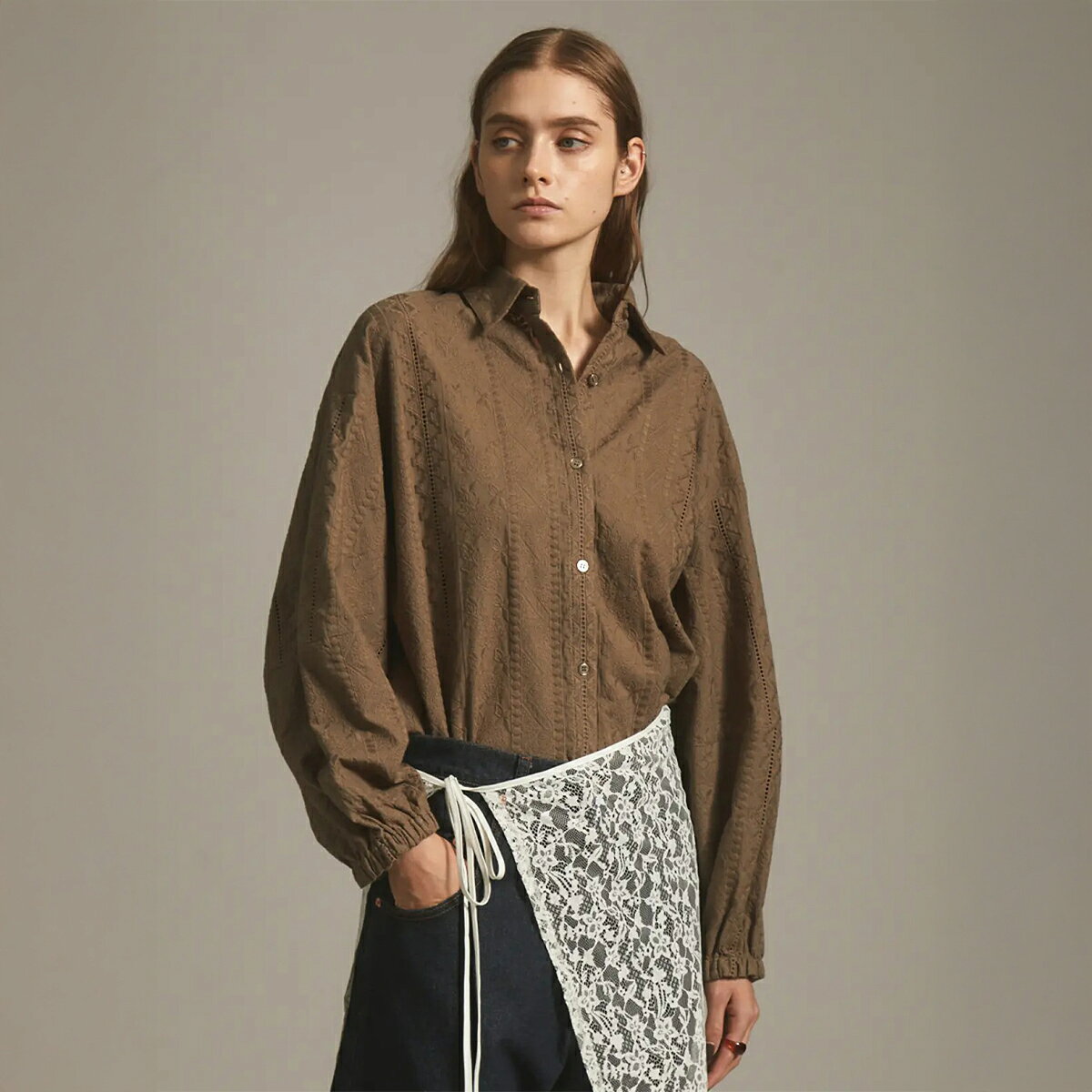 乐天商城 - 【マラソン期間中ポイント10倍】Ample アンプル ボリュームスリーブコットンレースシャツ コットン 刺繍レース コットンブラウス ボリュームスリーブ トップス ブラウス レディース カットワーク カジュアル リネン ナチュラル リラクシー キレイめ デイリー ウォッシャブル